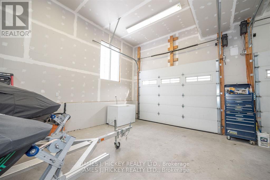 44a Main Street, Laurentian Hills, Ontario  K0J 1J0 - Photo 32 - X12251556