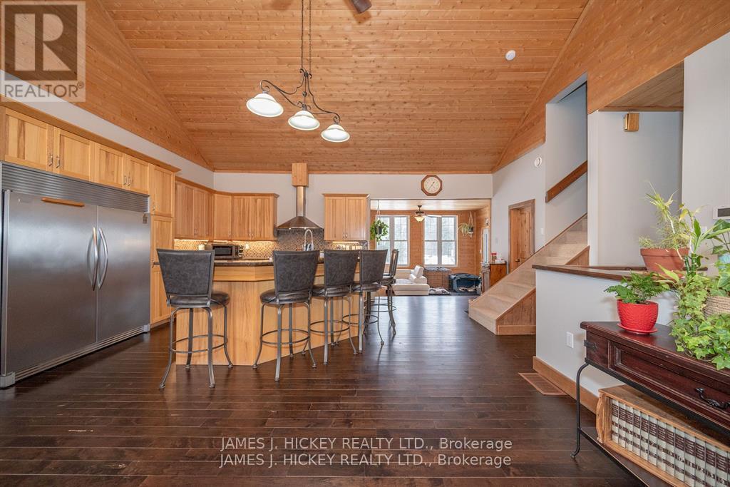 44a Main Street, Laurentian Hills, Ontario  K0J 1J0 - Photo 5 - X12251556