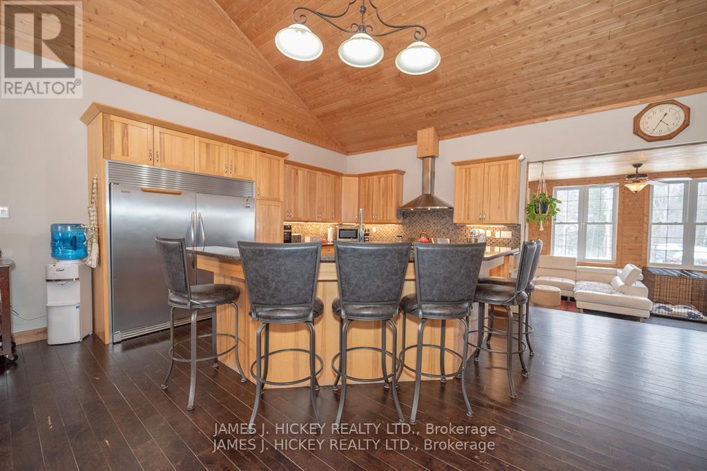 44a Main Street, Laurentian Hills, Ontario  K0J 1J0 - Photo 6 - X12251556