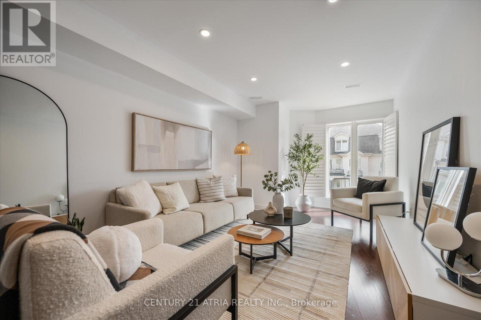Property at 291 DAVID DUNLAP CIRCLE image 3