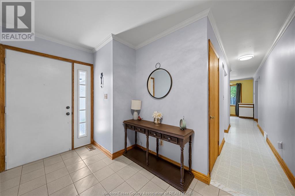 Property at 11 WINSTON CRESCENT image 2