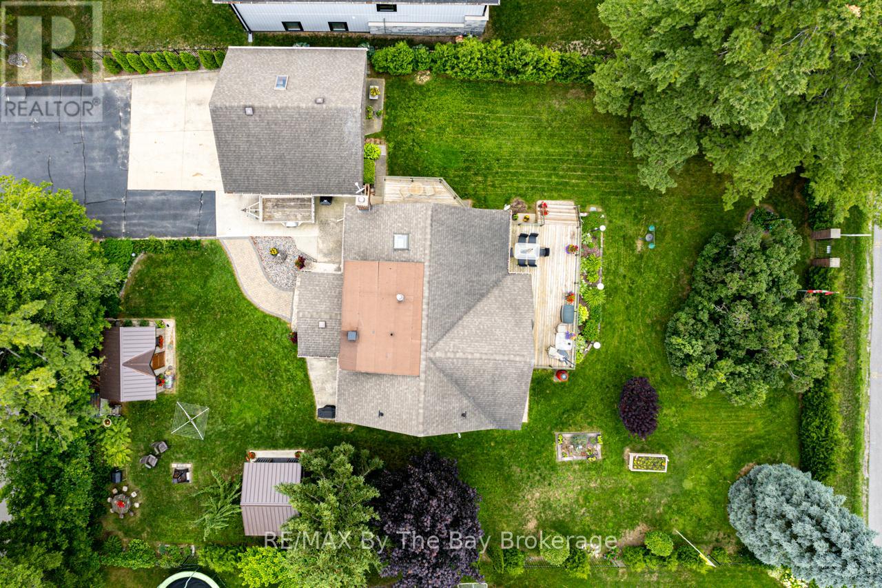 Property at 599 MOSLEY STREET image 5