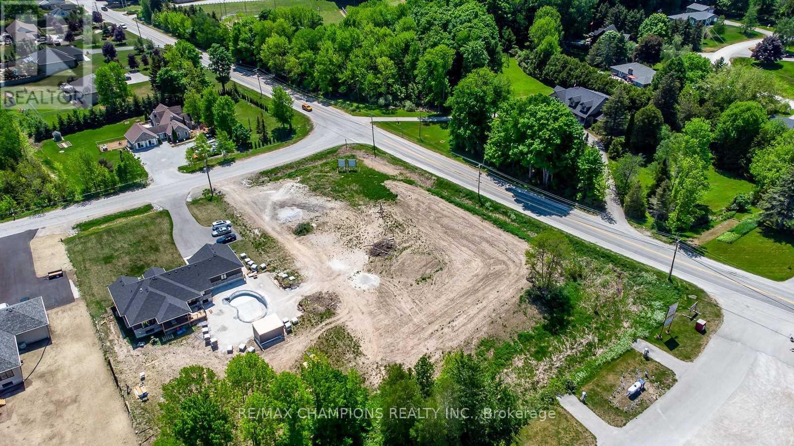 106 Balmy Beach Road, Georgian Bluffs, Ontario  N4K 5N4 - Photo 5 - X12251555
