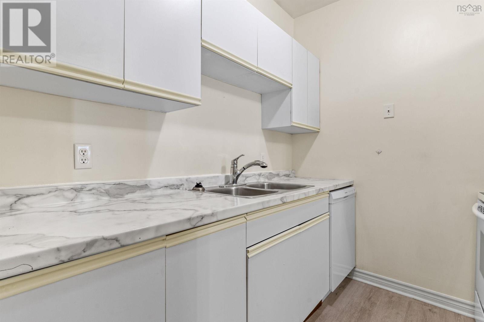 21 1300 Queen Street, Halifax, Nova Scotia  B3J 2H5 - Photo 10 - 202515970