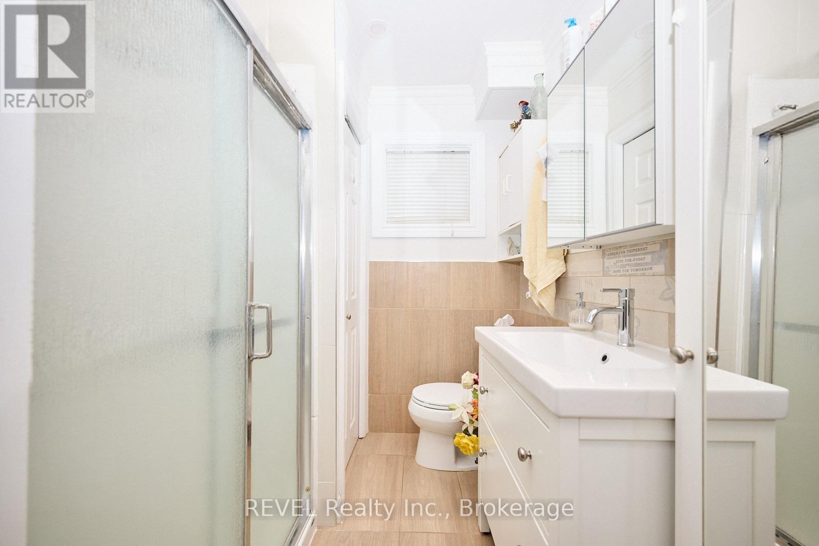 50 Welland Avenue, St. Catharines, Ontario  L2R 2M5 - Photo 13 - X12249446