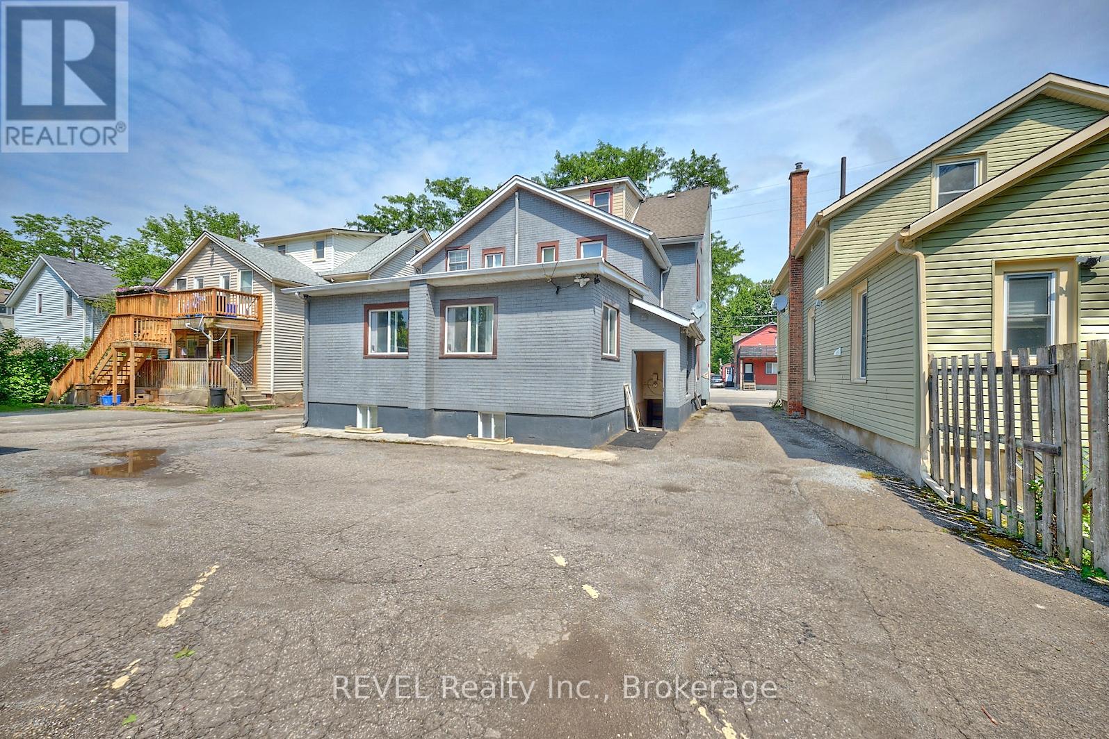 50 Welland Avenue, St. Catharines, Ontario  L2R 2M5 - Photo 3 - X12249446