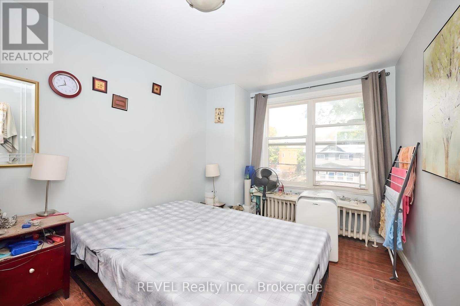 50 Welland Avenue, St. Catharines, Ontario  L2R 2M5 - Photo 17 - X12249446