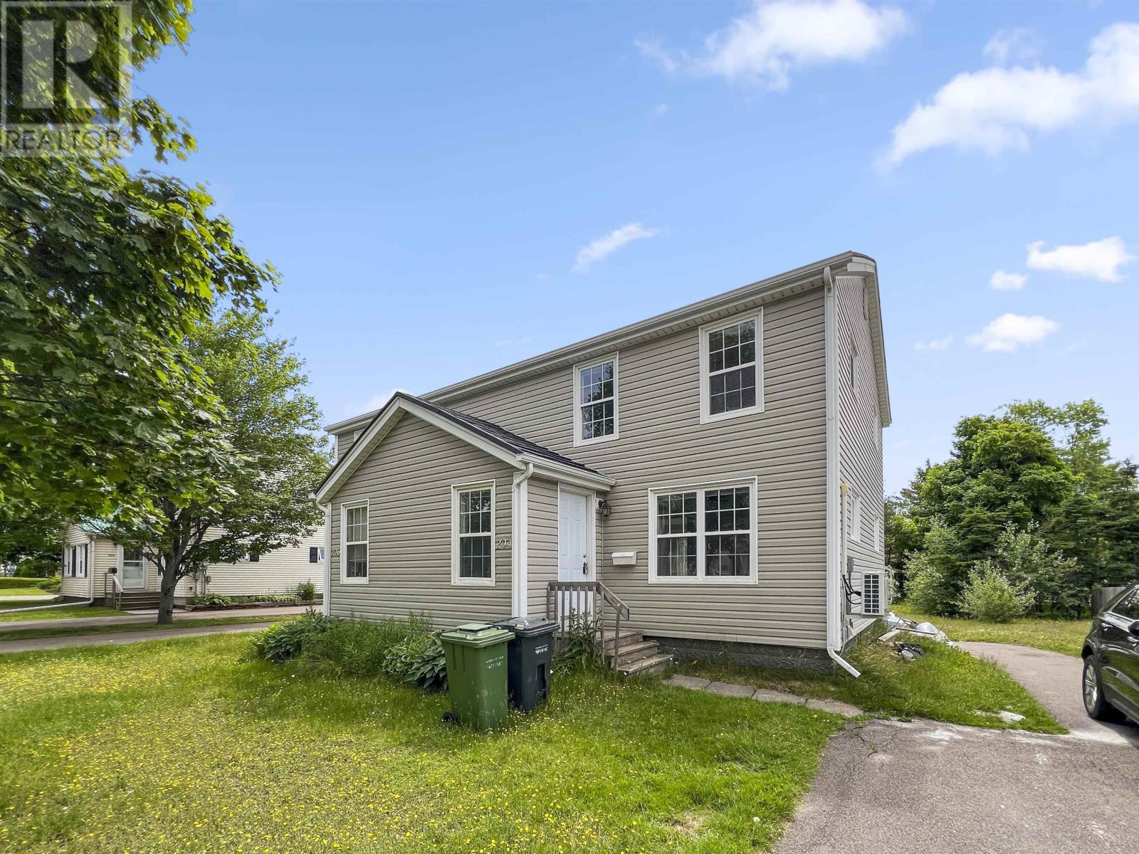 204 Belvedere Avenue, Charlottetown, Prince Edward Island  C1A 2Z3 - Photo 1 - 202514436