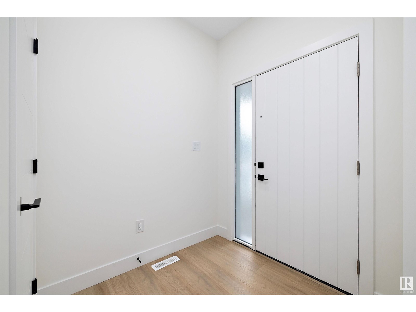 6009 Naden Landing Nw, Edmonton, Alberta  T5E 6X6 - Photo 3 - E4444915