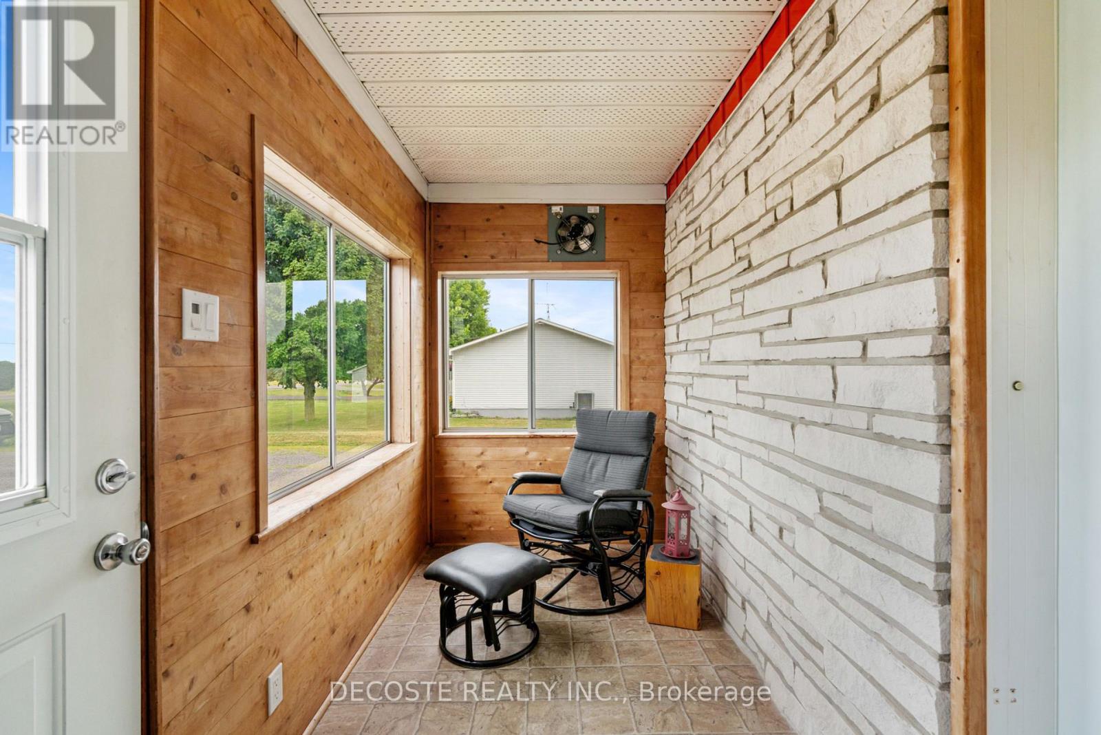 20330 Lochiel Road, North Glengarry, Ontario  K0C 1A0 - Photo 6 - X12251608