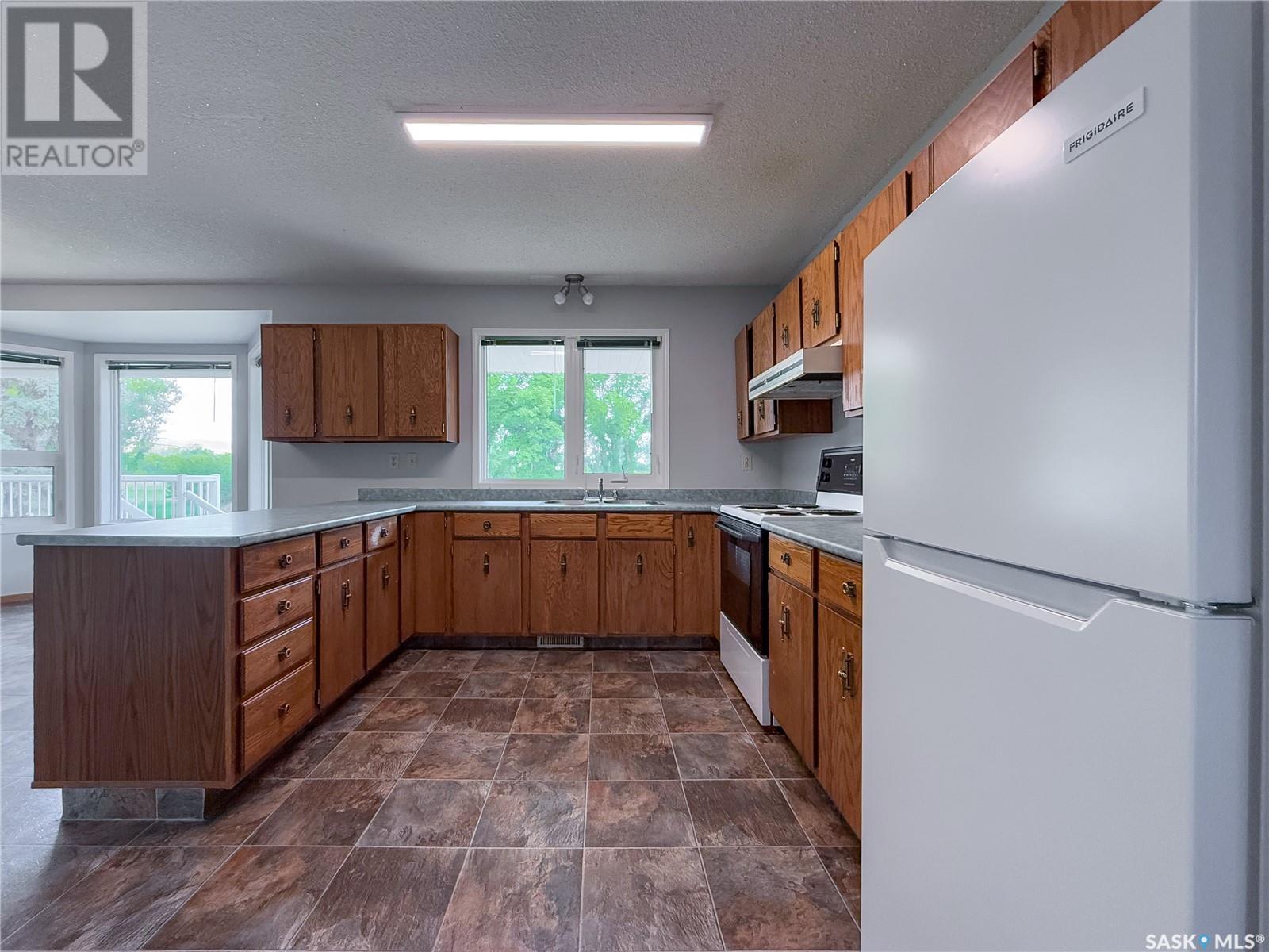 242 Cedar Avenue N, Eastend, Saskatchewan  S0N 1T0 - Photo 23 - SK011039