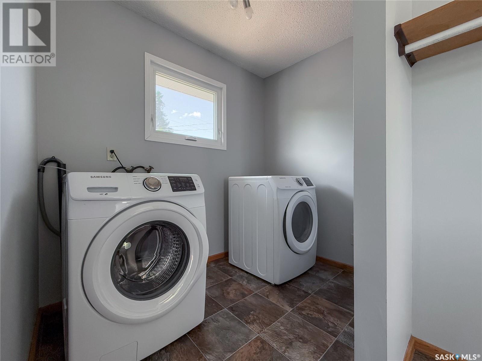 242 Cedar Avenue N, Eastend, Saskatchewan  S0N 1T0 - Photo 27 - SK011039