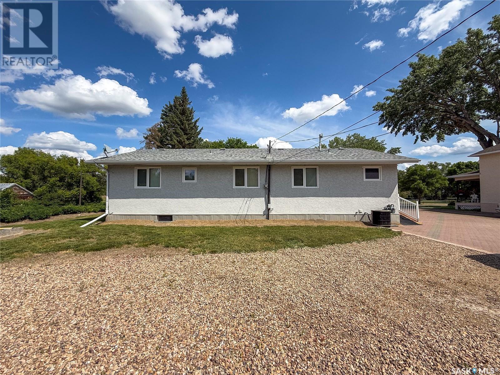 242 Cedar Avenue N, Eastend, Saskatchewan  S0N 1T0 - Photo 40 - SK011039