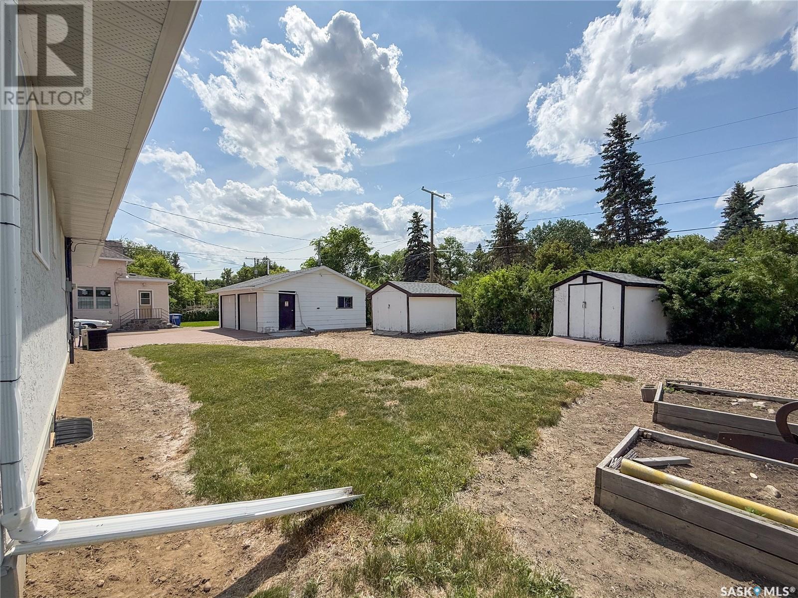 242 Cedar Avenue N, Eastend, Saskatchewan  S0N 1T0 - Photo 41 - SK011039