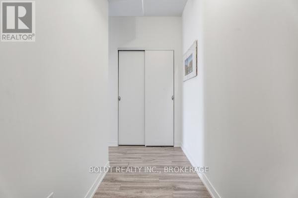 1607 - 128 King Street N, Waterloo, Ontario  N2J 0E9 - Photo 5 - X12251644