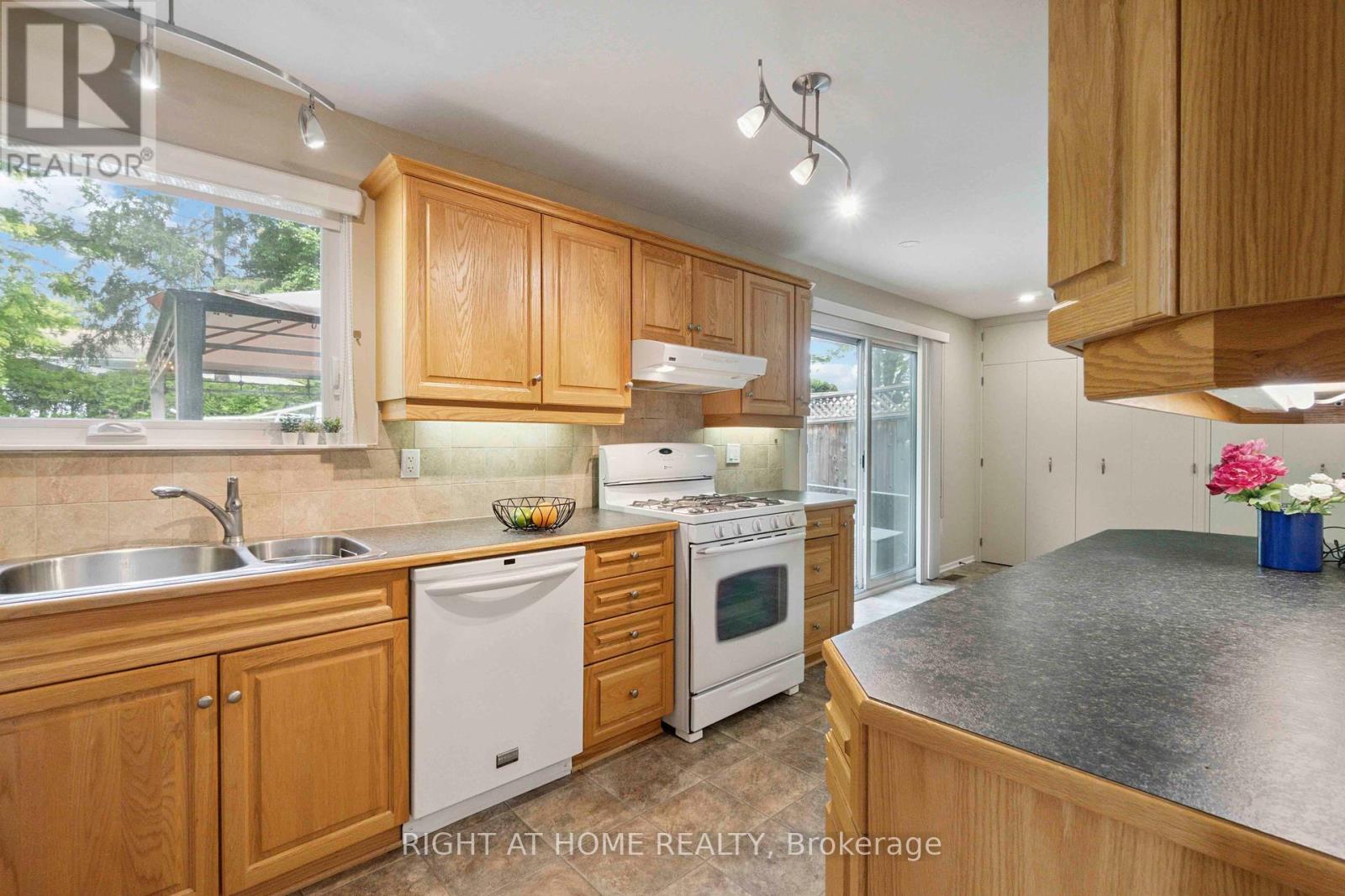 Property at 53B TAUVETTE STREET image 5