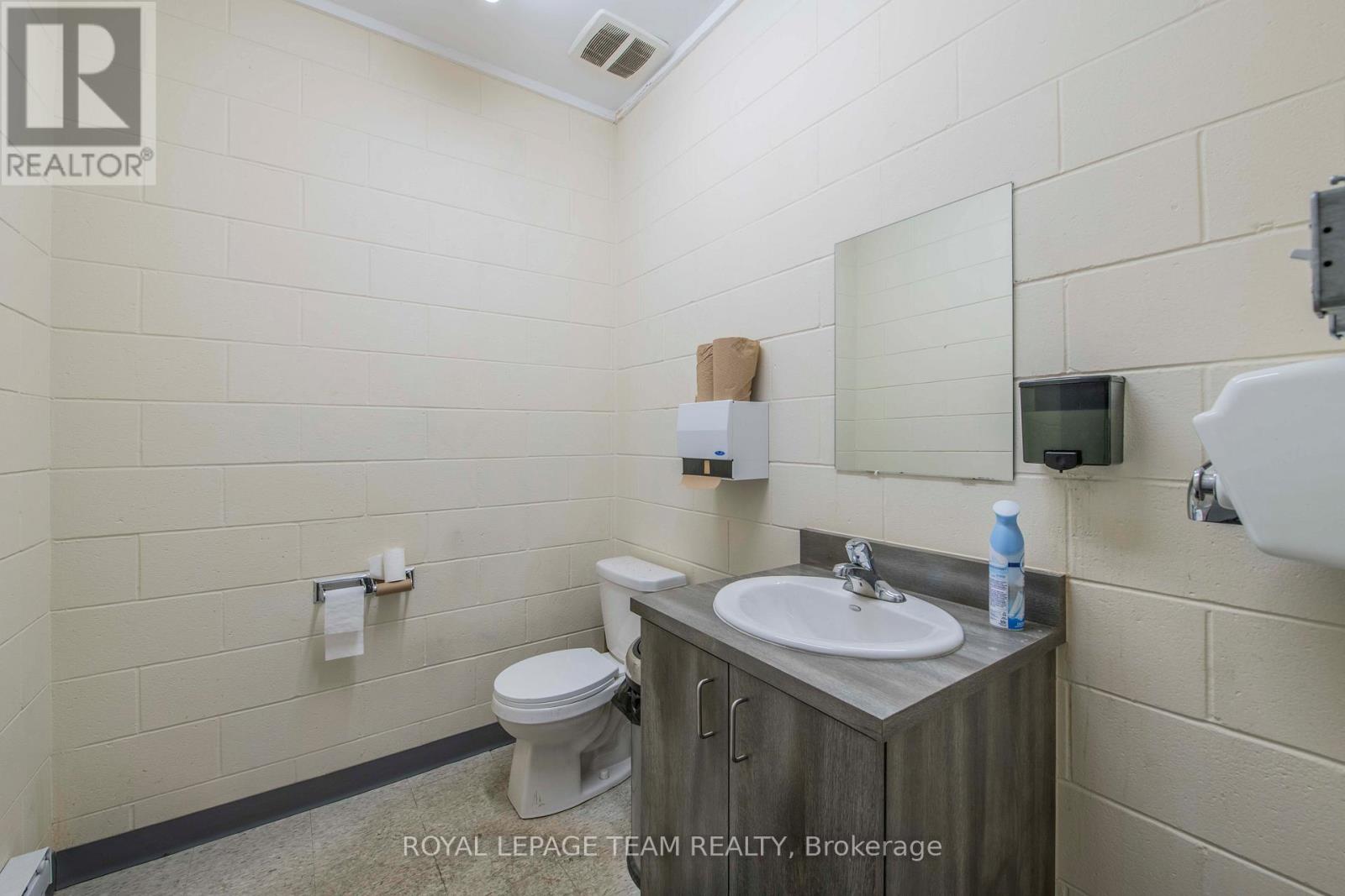 5499 Canotek Road, Ottawa, Ontario  K1J 9J5 - Photo 16 - X12251619