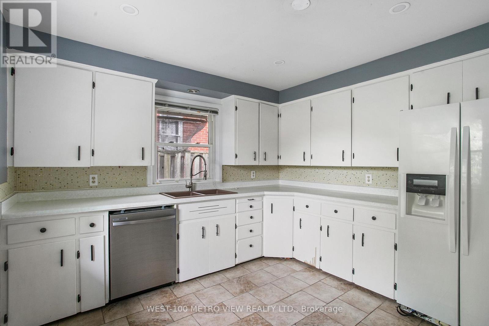 Property at 184 WINONA AVENUE image 5