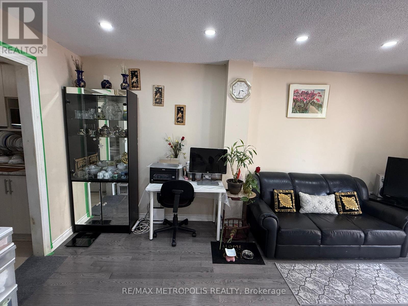 Property at 46 ALBION AVENUE image 5