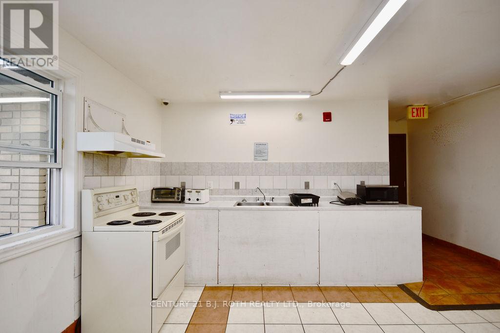 24 North Street N, Barrie (Wellington), Ontario  L4M 2R9 - Photo 13 - S12251612