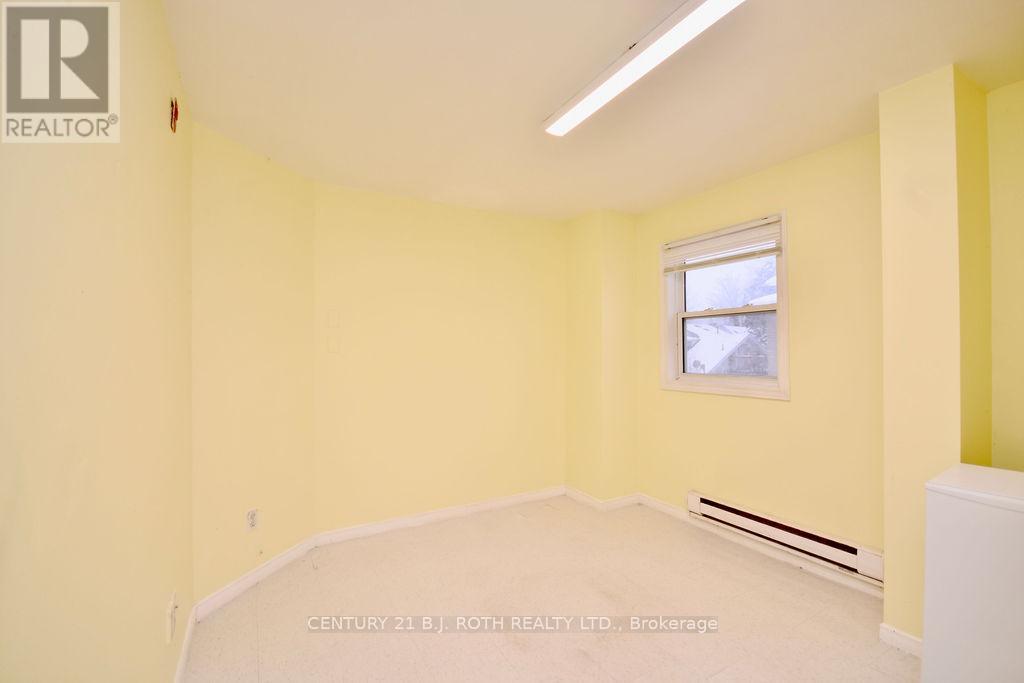 24 North Street N, Barrie (Wellington), Ontario  L4M 2R9 - Photo 18 - S12251628