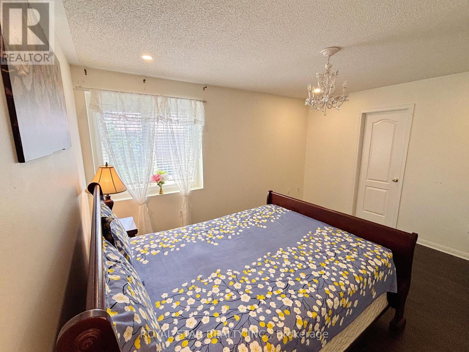 10 Narrow Valley Crescent, Brampton (Sandringham-Wellington), Ontario  L6R 2M6 - Photo 17 - W12251634