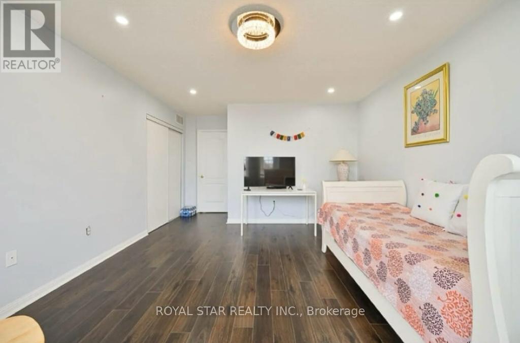 10 Narrow Valley Crescent, Brampton (Sandringham-Wellington), Ontario  L6R 2M6 - Photo 18 - W12251634
