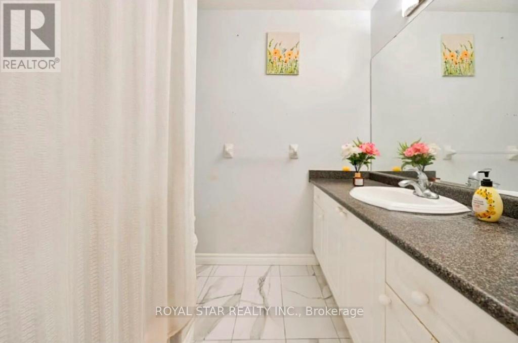 10 Narrow Valley Crescent, Brampton (Sandringham-Wellington), Ontario  L6R 2M6 - Photo 25 - W12251634