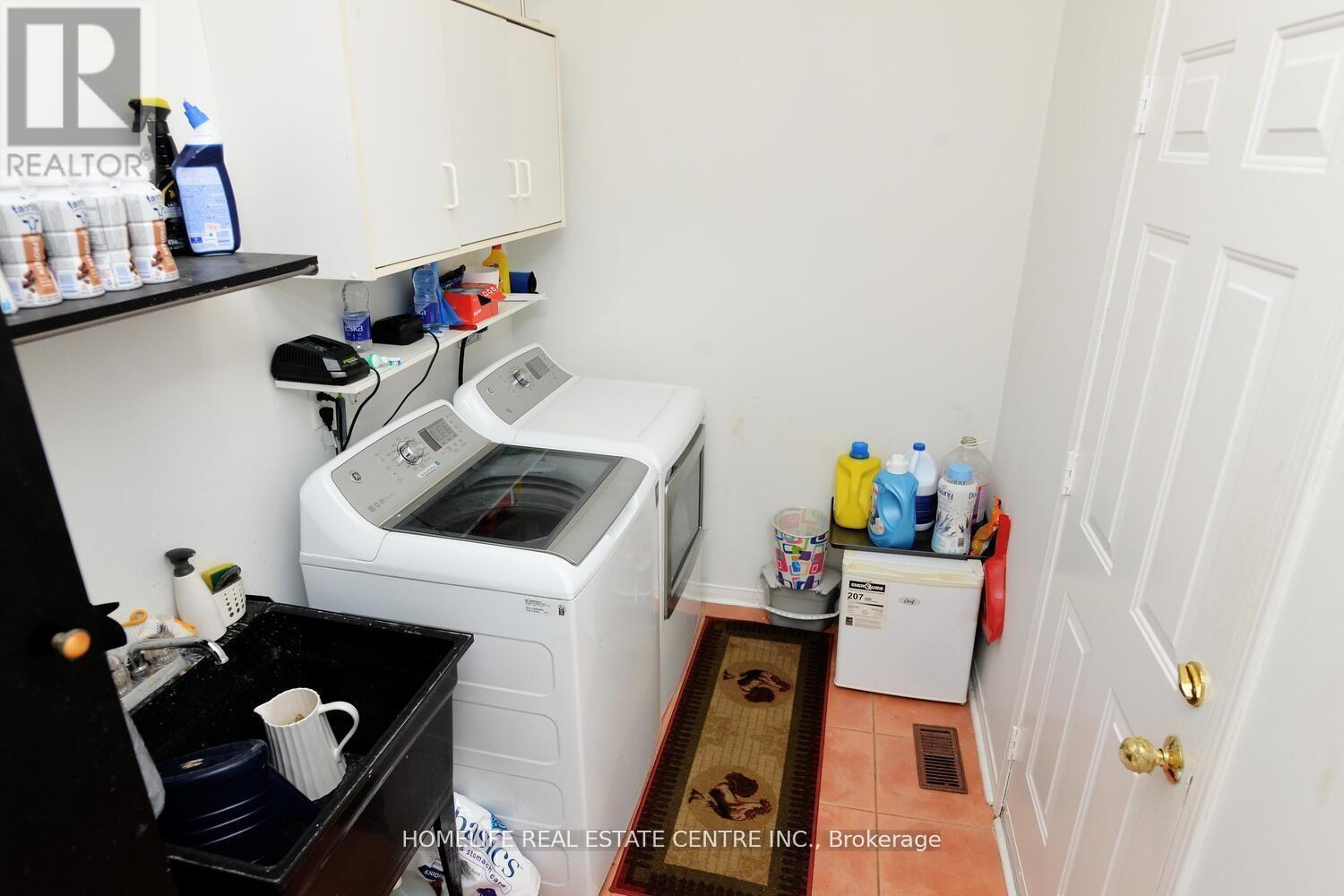 19 Briardale Road, Brampton (Fletcher's Meadow), Ontario  L7A 1S4 - Photo 18 - W12251654