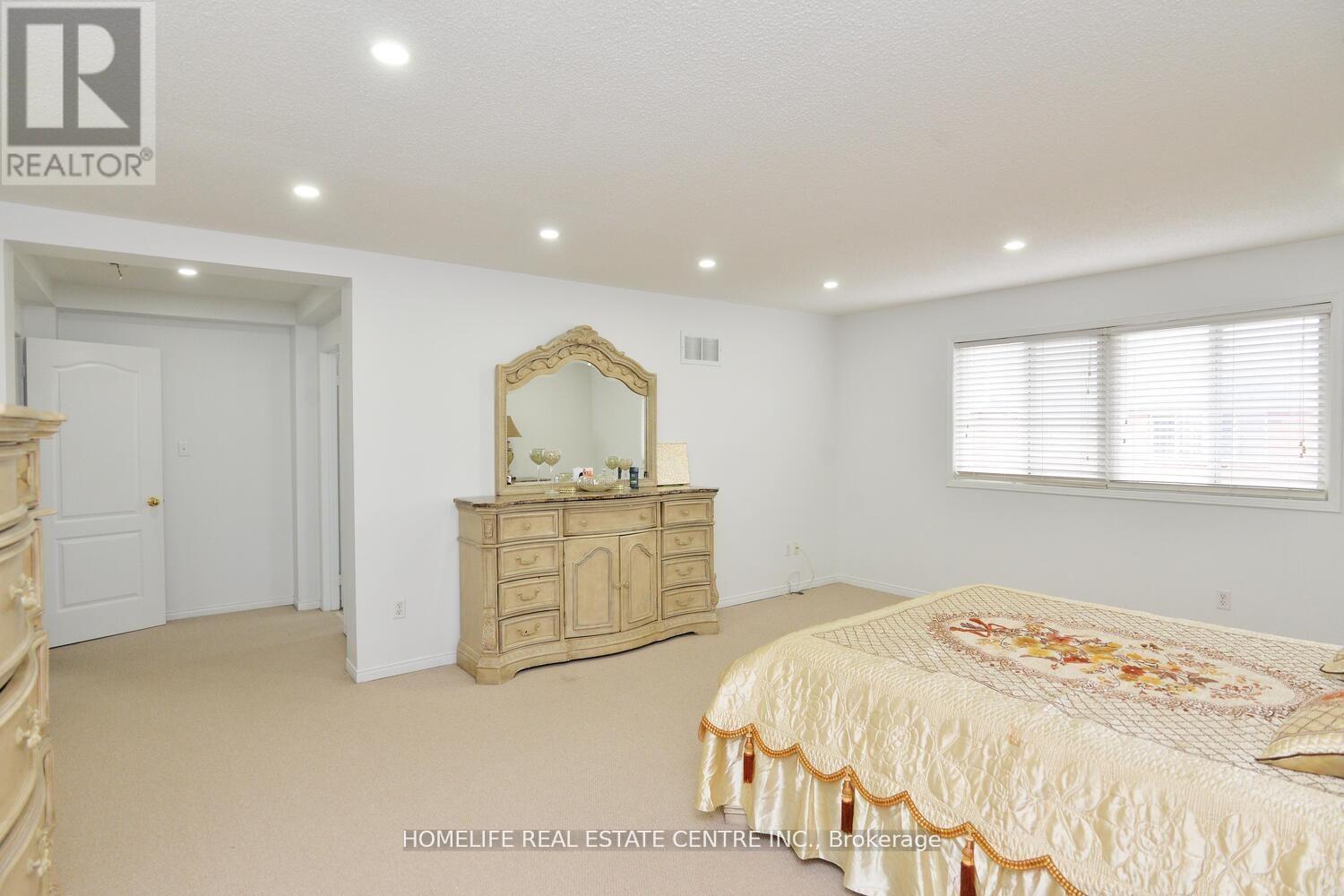 19 Briardale Road, Brampton (Fletcher's Meadow), Ontario  L7A 1S4 - Photo 28 - W12251654