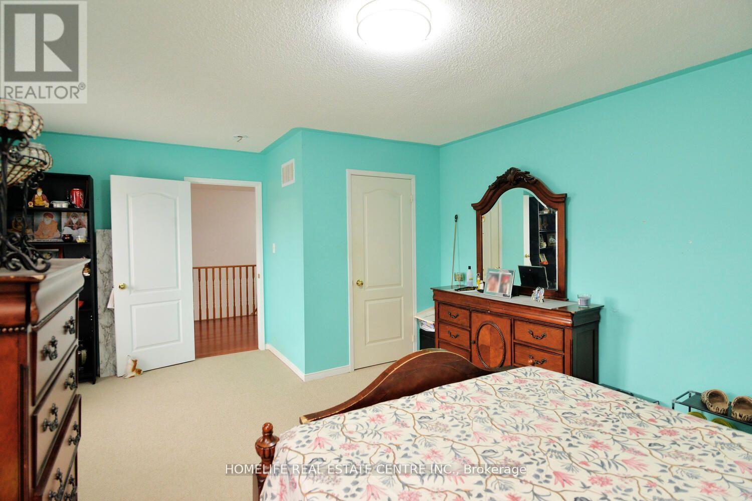 19 Briardale Road, Brampton (Fletcher's Meadow), Ontario  L7A 1S4 - Photo 34 - W12251654