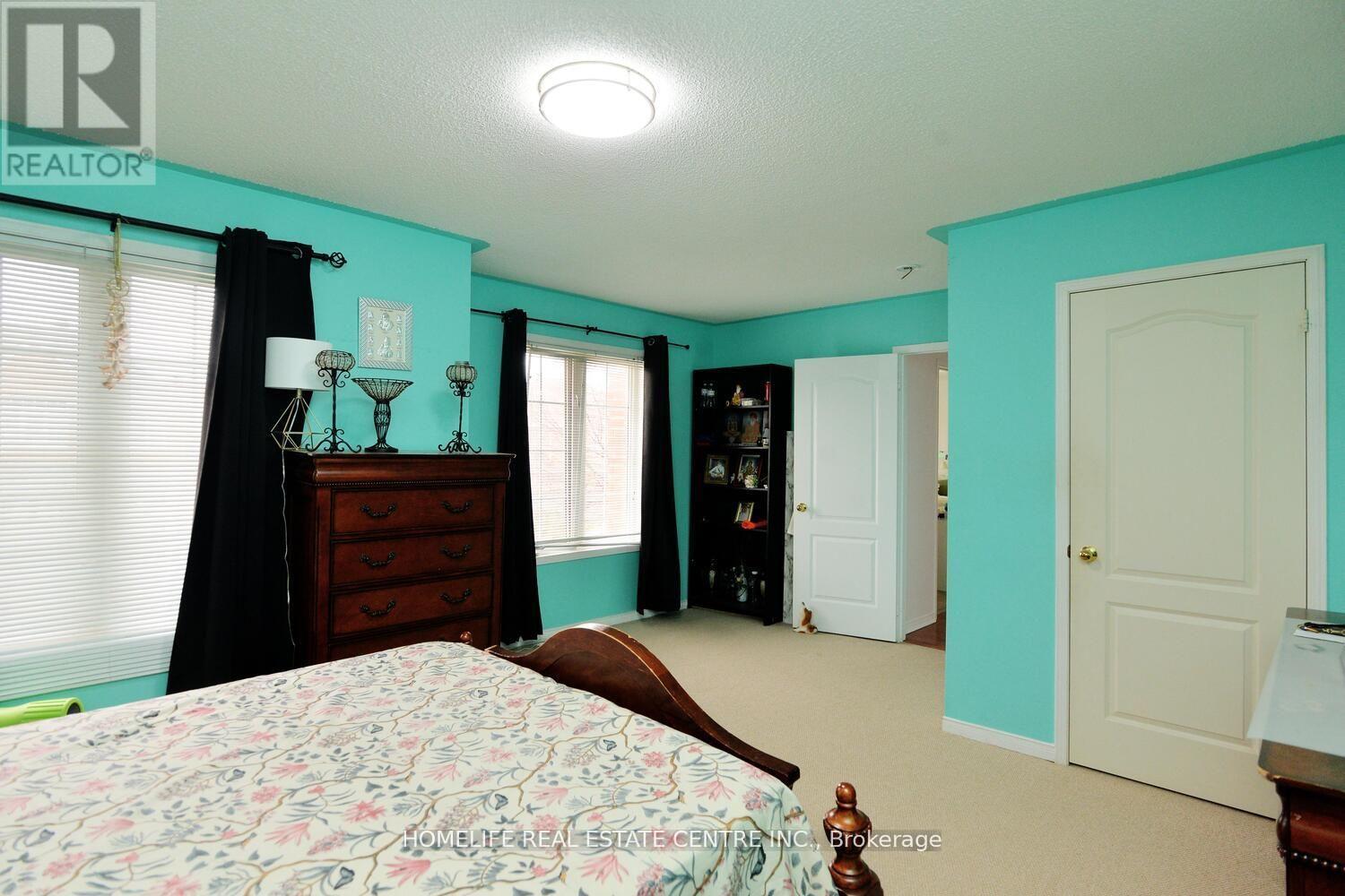 19 Briardale Road, Brampton (Fletcher's Meadow), Ontario  L7A 1S4 - Photo 35 - W12251654