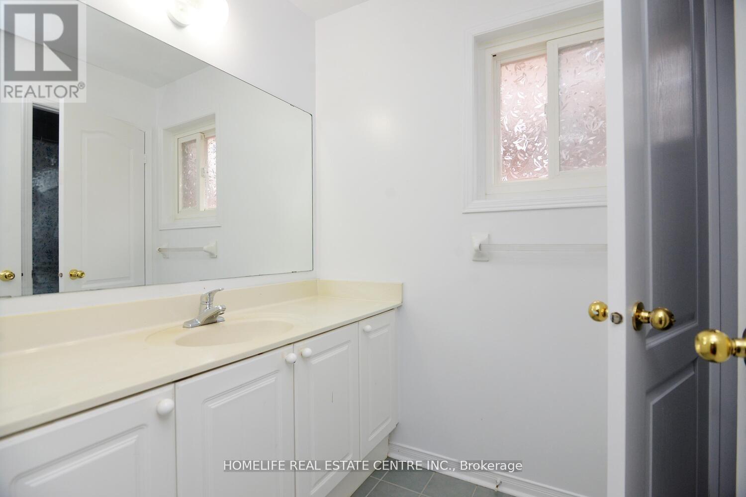 19 Briardale Road, Brampton (Fletcher's Meadow), Ontario  L7A 1S4 - Photo 43 - W12251654