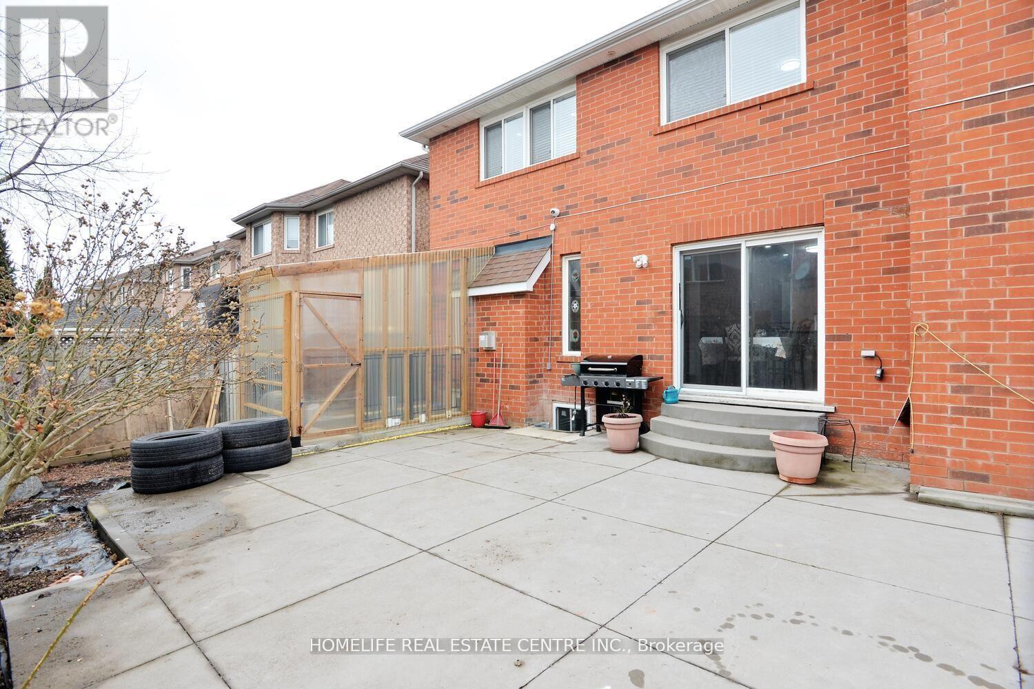 19 Briardale Road, Brampton (Fletcher's Meadow), Ontario  L7A 1S4 - Photo 47 - W12251654