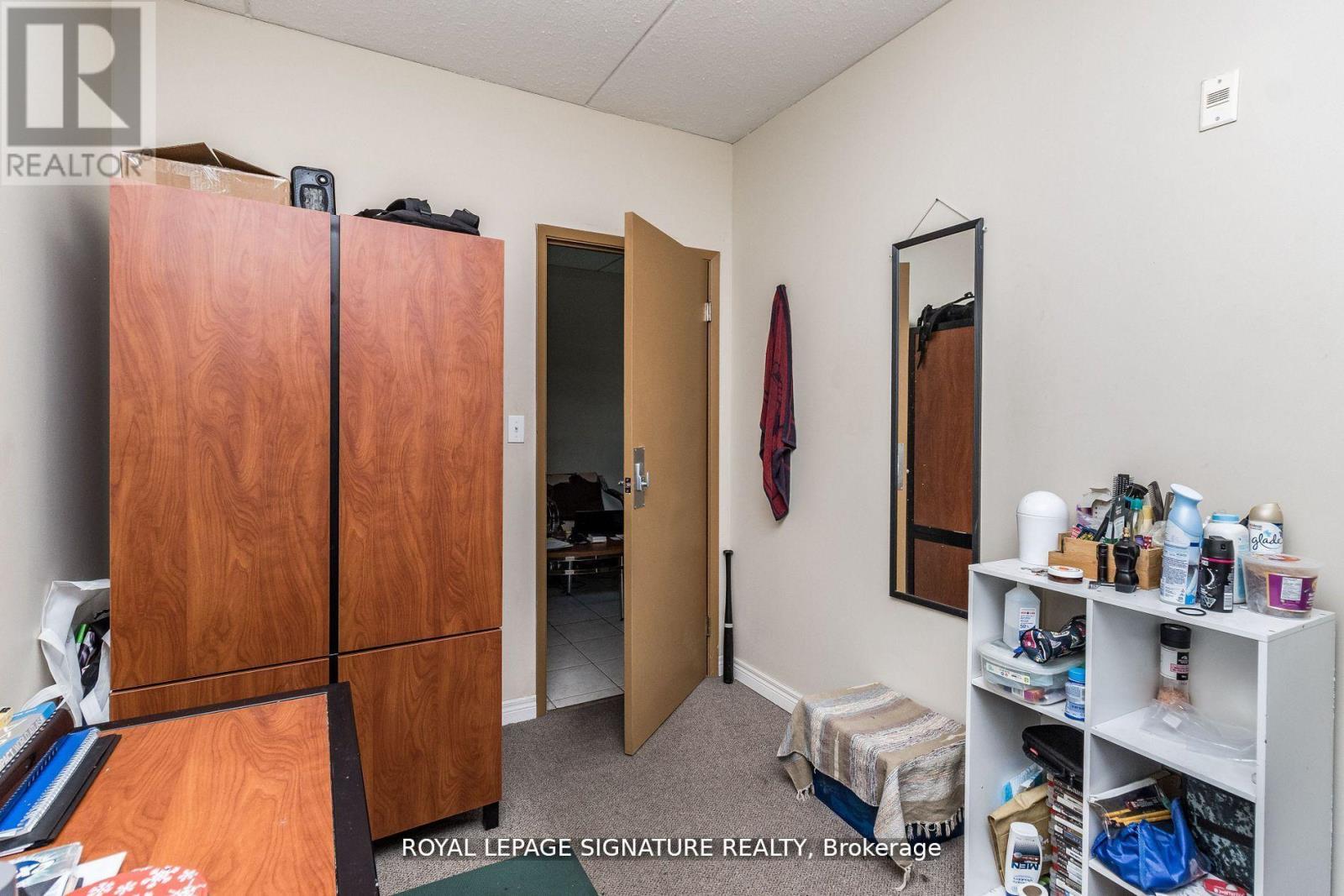 101 - 253 Lester Street, Waterloo, Ontario  N2L 3W6 - Photo 16 - X12251603