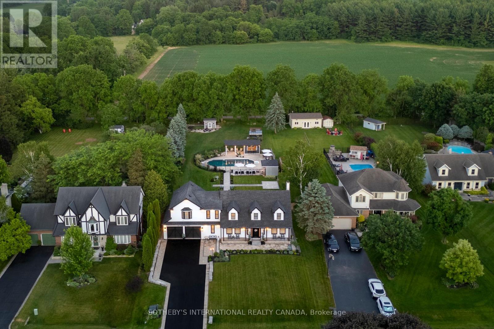 Property at 10 MEANDER CLOSE image 2