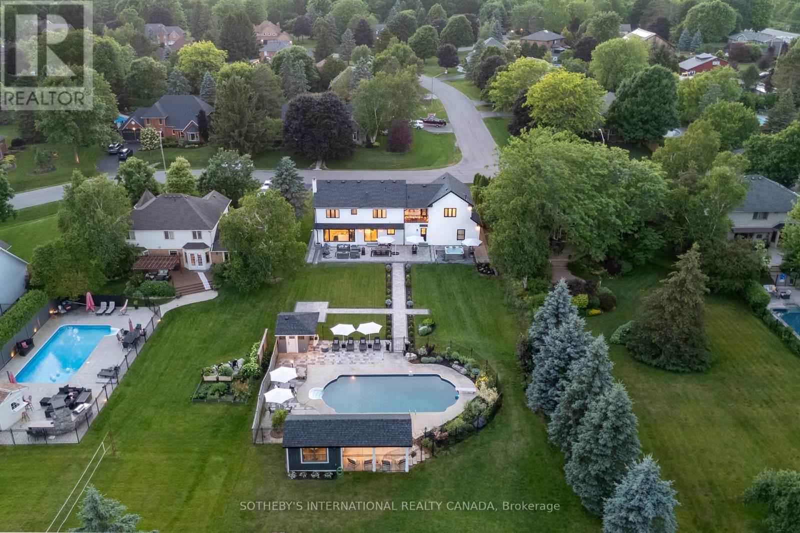 Property at 10 MEANDER CLOSE image 4