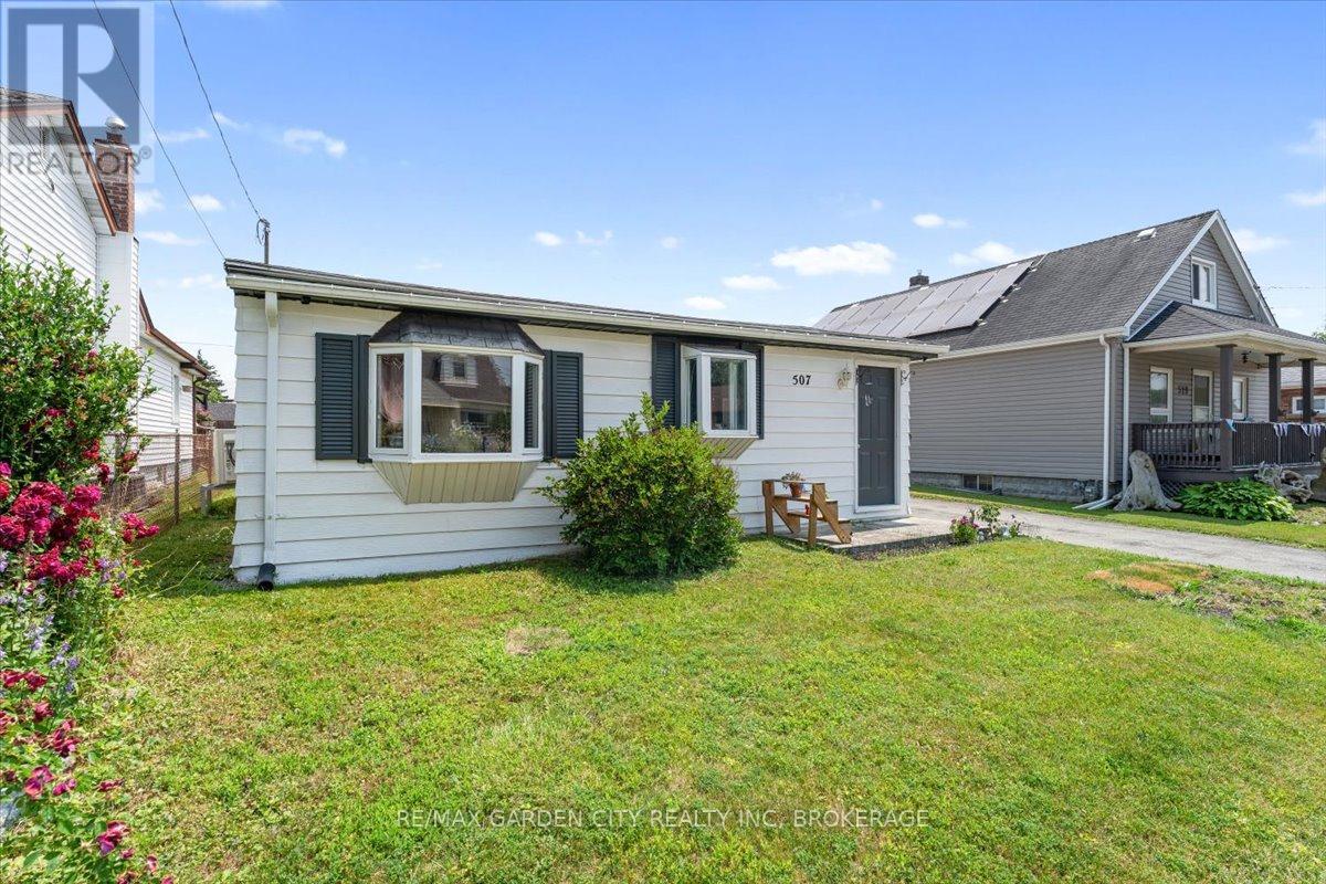 Property at 507 HARRIET STREET image 3