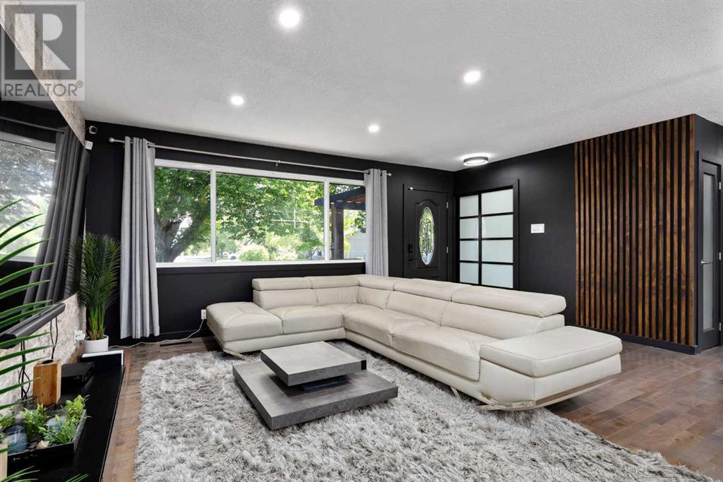 Property at 6020 Lacombe Way SW image 4