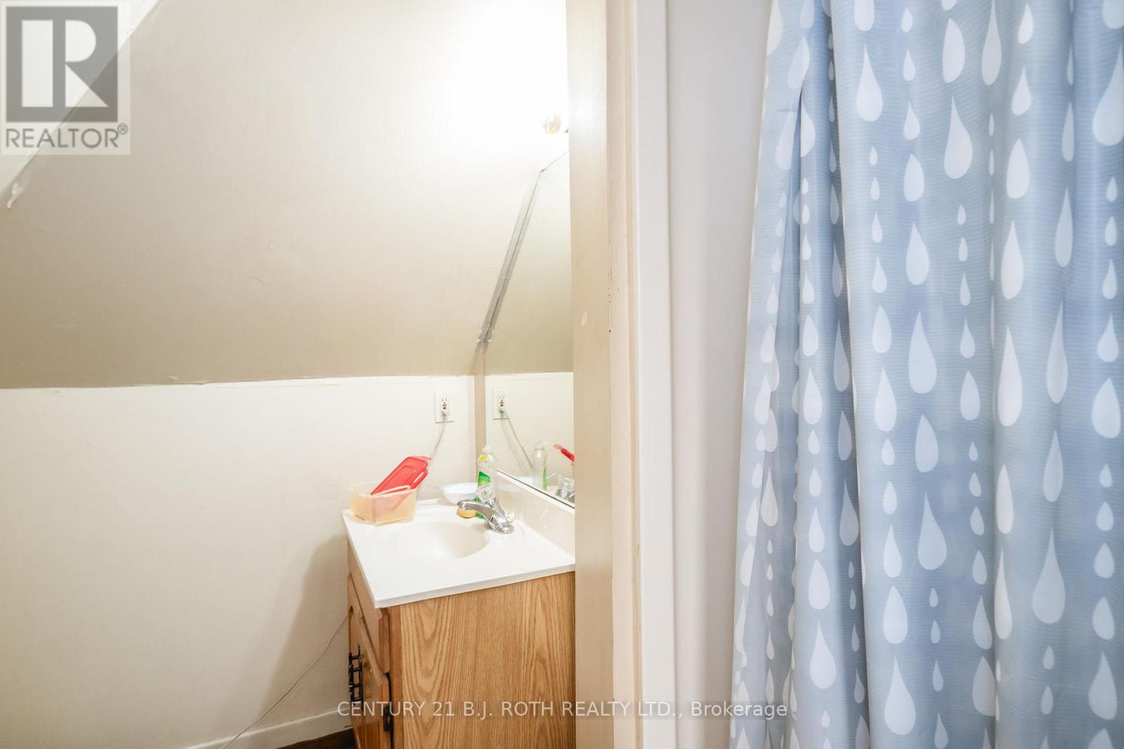 63 Mcdonald Street, Barrie (City Centre), Ontario  L4M 1P4 - Photo 11 - S12251692