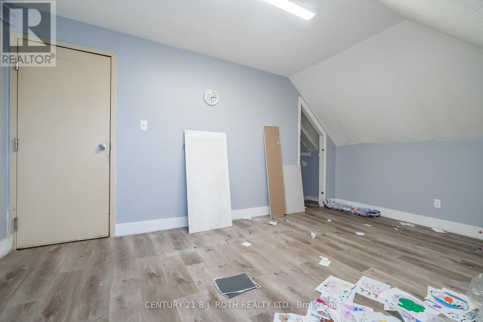 63 Mcdonald Street, Barrie (City Centre), Ontario  L4M 1P4 - Photo 12 - S12251692