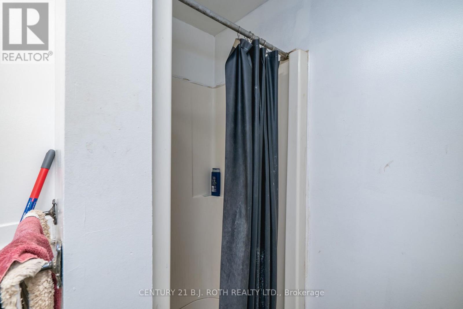 63 Mcdonald Street, Barrie (City Centre), Ontario  L4M 1P4 - Photo 16 - S12251692