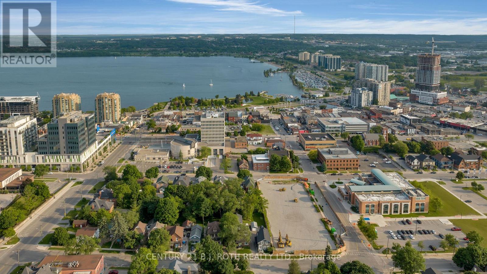 63 Mcdonald Street, Barrie (City Centre), Ontario  L4M 1P4 - Photo 4 - S12251692