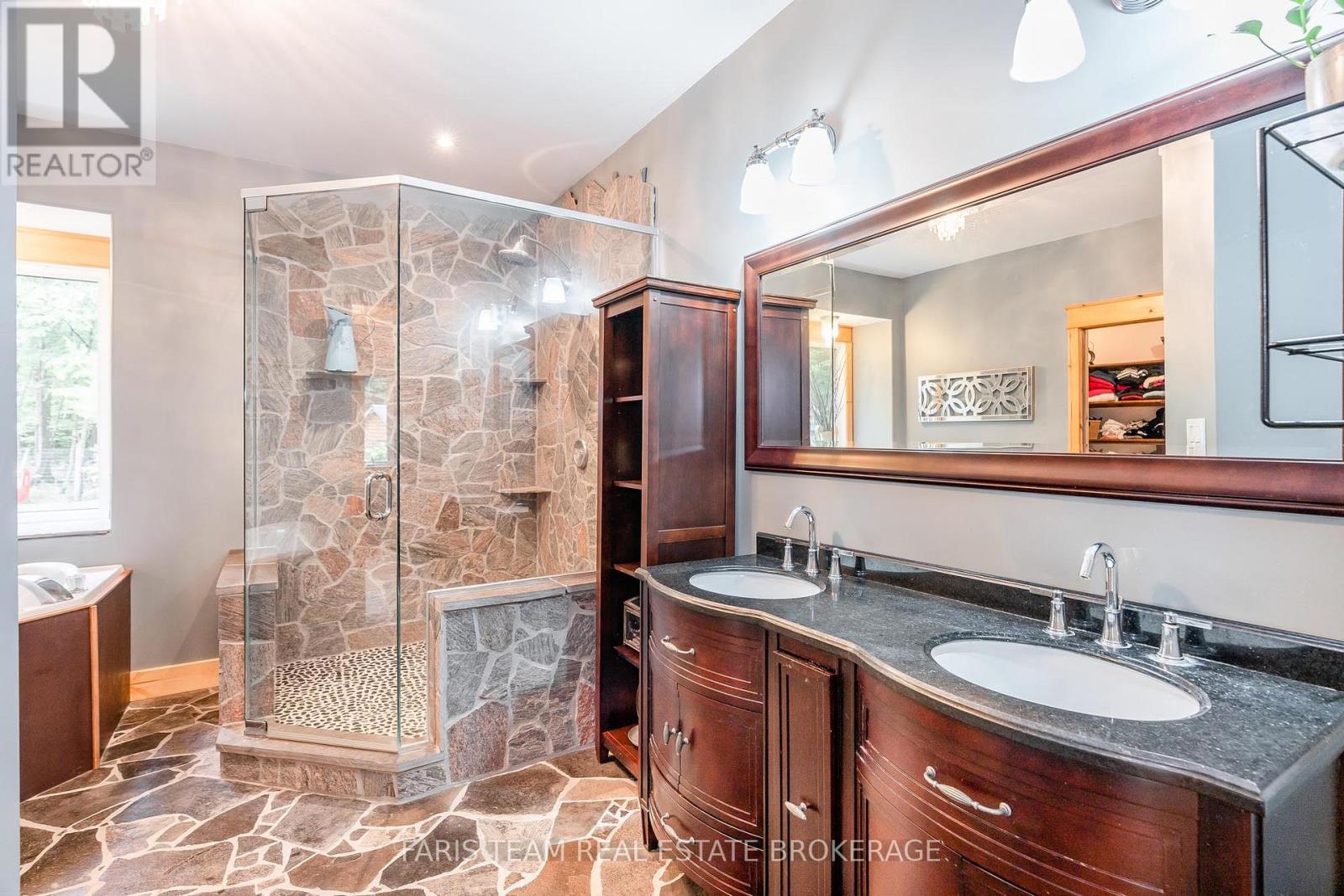 697 Lafontaine Road E, Tiny, Ontario  L9M 0S5 - Photo 13 - S12251707