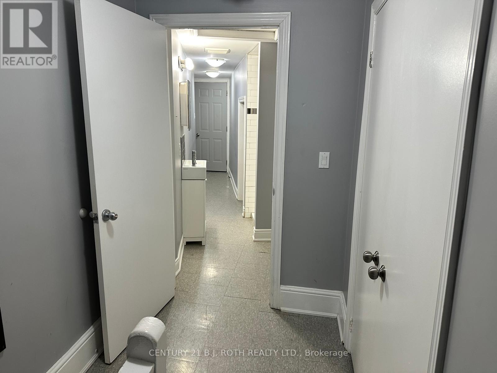 99 Mulcaster Street, Barrie (City Centre), Ontario  L4M 3M7 - Photo 9 - S12251712