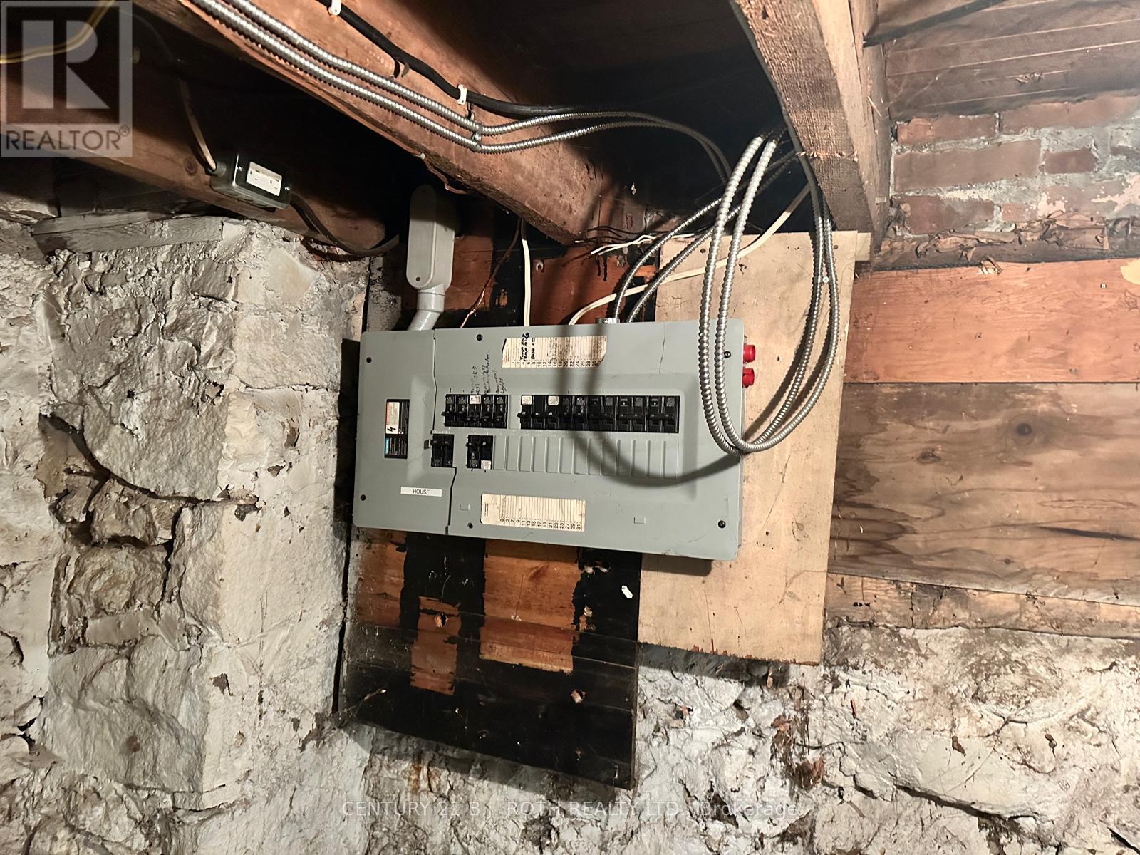 99 Mulcaster Street, Barrie (City Centre), Ontario  L4M 3M7 - Photo 25 - S12251729