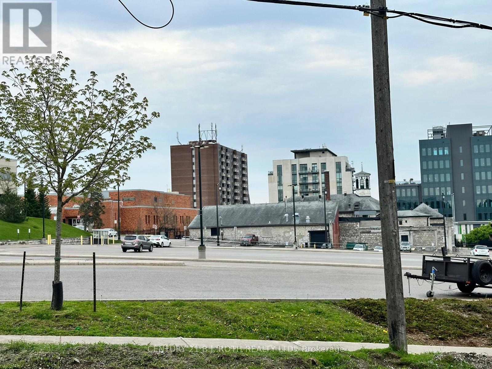 99 Mulcaster Street, Barrie (City Centre), Ontario  L4M 3M7 - Photo 4 - S12251729