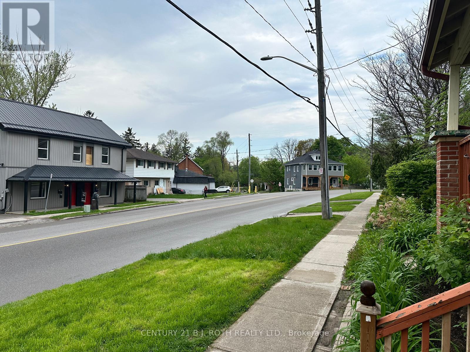 99 Mulcaster Street, Barrie (City Centre), Ontario  L4M 3M7 - Photo 5 - S12251729