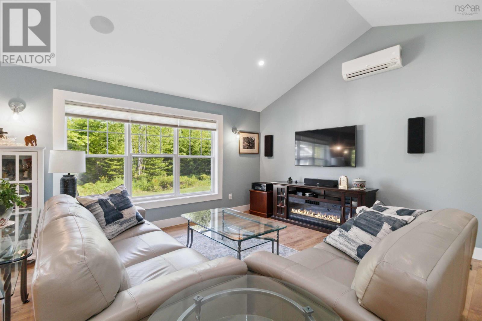 Property at 133 Sugarwood image 4