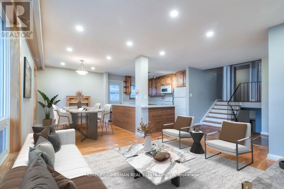 21 Huron Court, Aurora, Ontario  L4G 2X7 - Photo 4 - N12251764